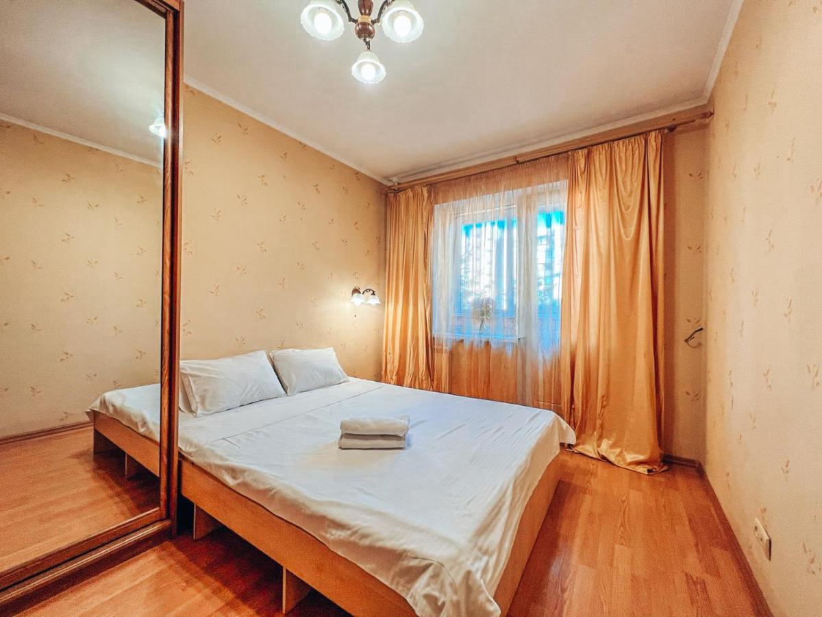Apartments Near The Exhibition Centre Киев Экстерьер фото