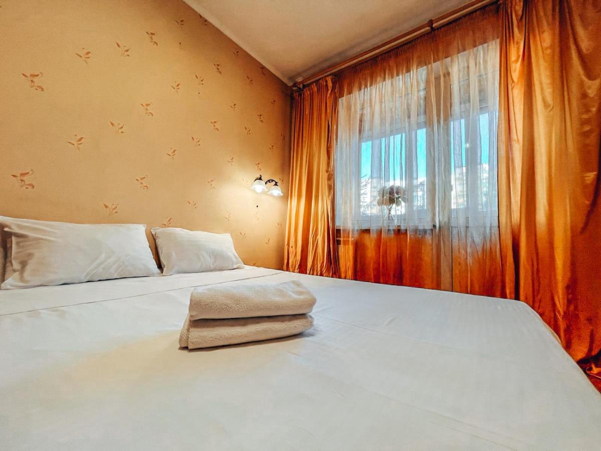 Apartments Near The Exhibition Centre Киев Экстерьер фото